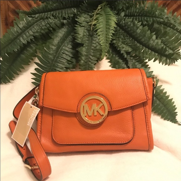 🔥Michael Kors orange Margo Messenger - Picture 2 of 6